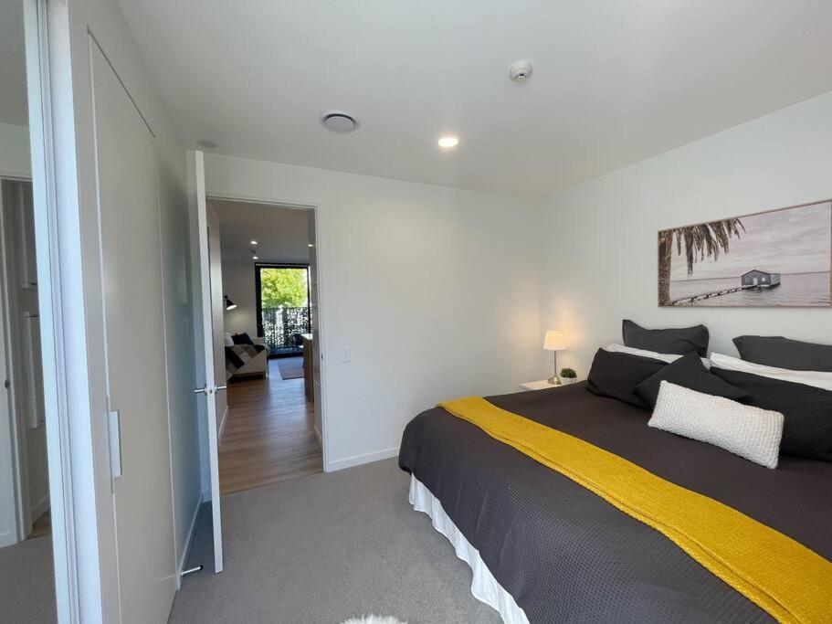 Modern Central Living Christchurch Exterior photo